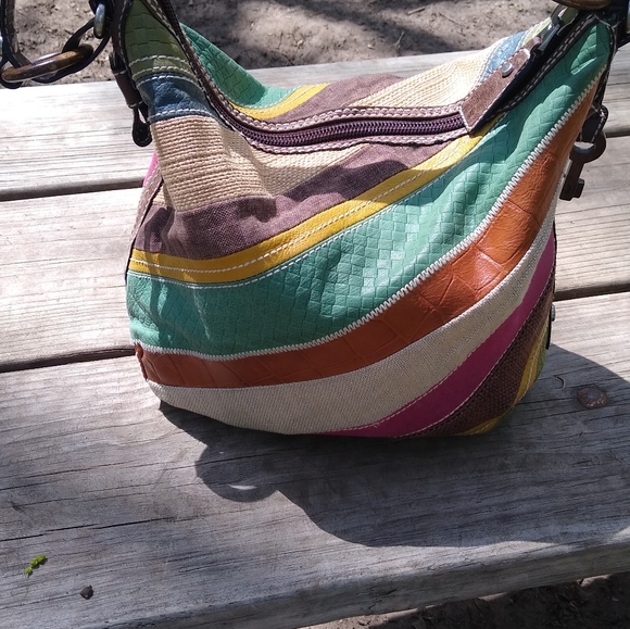 Vintage Fossil patchwork hobo with wooden key, EUC - Picture 3 of 8